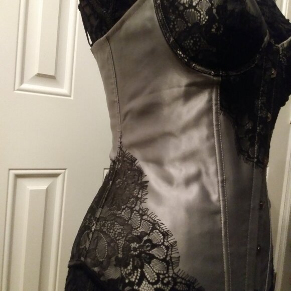 Stunning Silver Corset with Black Eyelash Lace Embellishments Overbust - Picture 5 of 14
